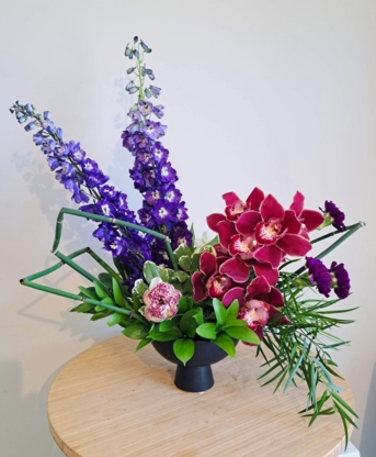 Sandra Miller Floral Designs Inc - Florists & Flower Shops