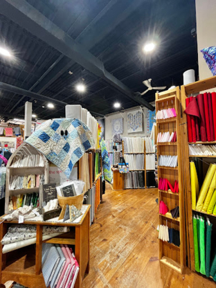 The Quilt Store / Evelyn's Sewing Centre - Magasins de tissus