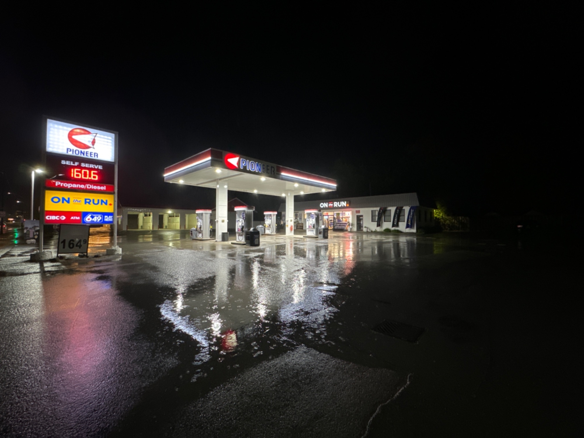 Pioneer - Gas Station - Stations-services