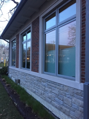 Shiners Window and Gutter Cleaning - Gouttières