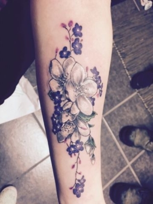 Ashley's Tattoos and Piercings - Tattooing Shops