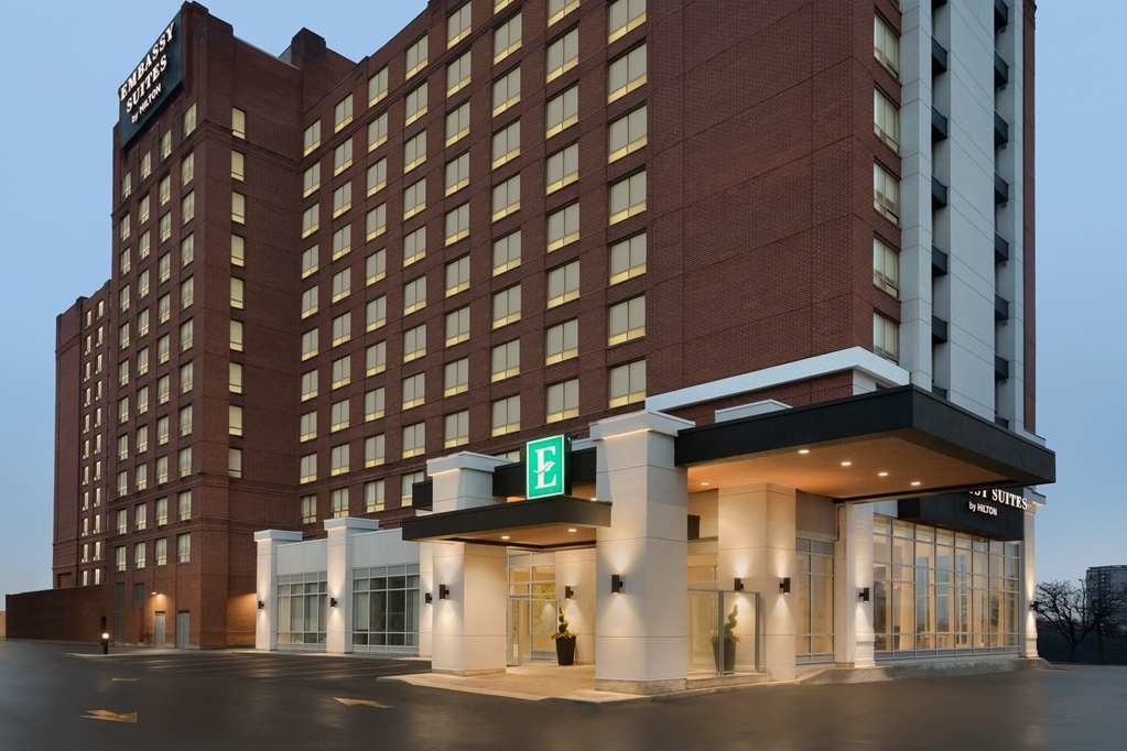 Embassy Suites by Hilton Toronto Airport - Hotels