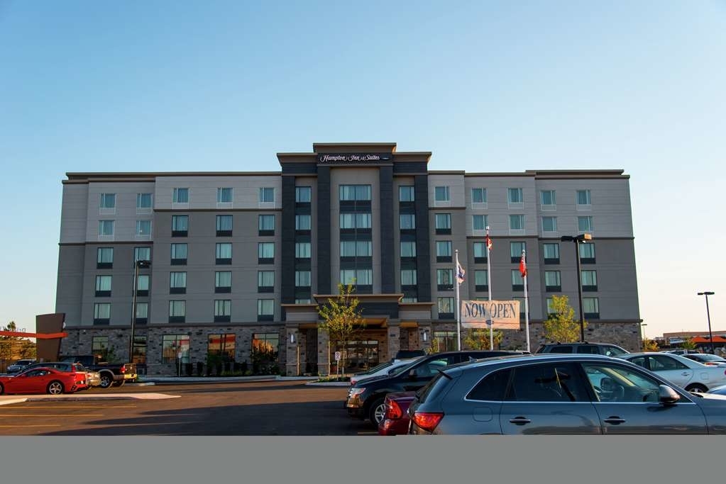 Hampton Inn & Suites by Hilton Bolton - Hotels