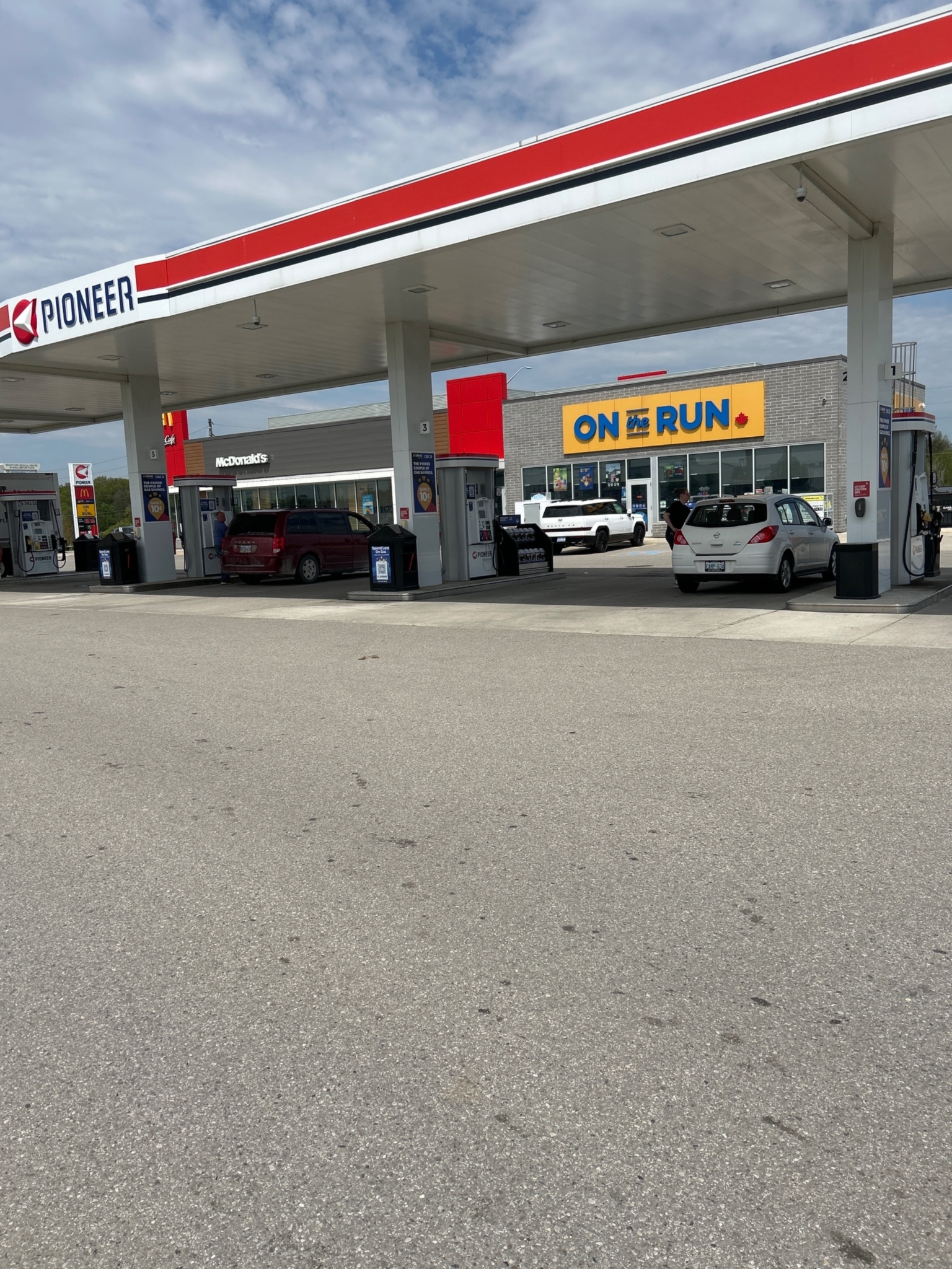 pioneer - gas station - Gas Stations