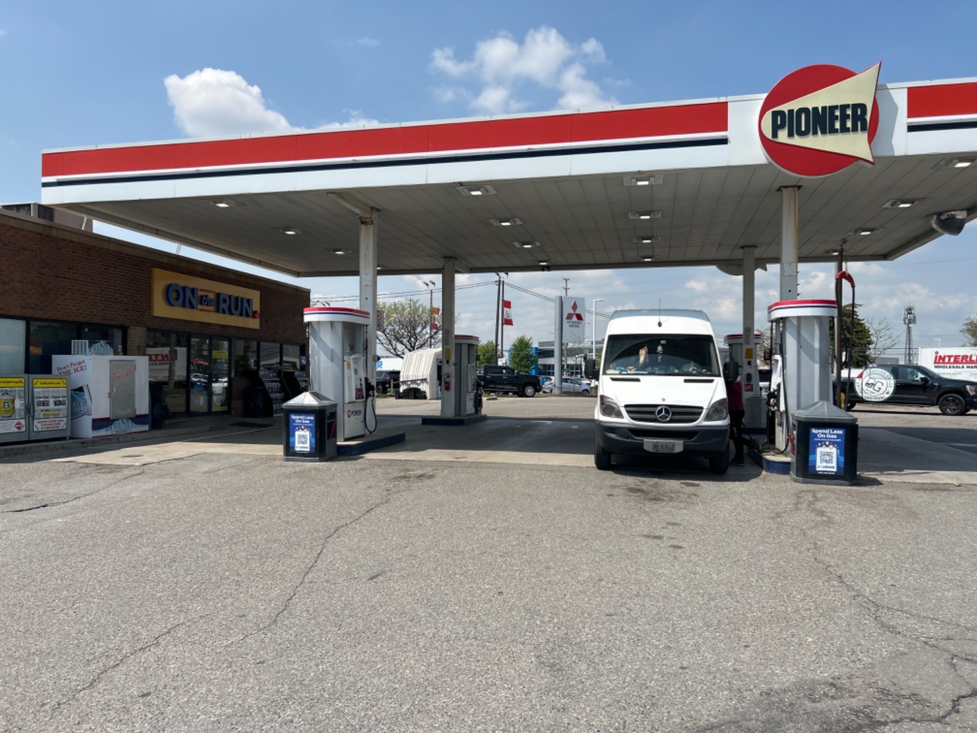Pioneer - Gas Station - Stations-services