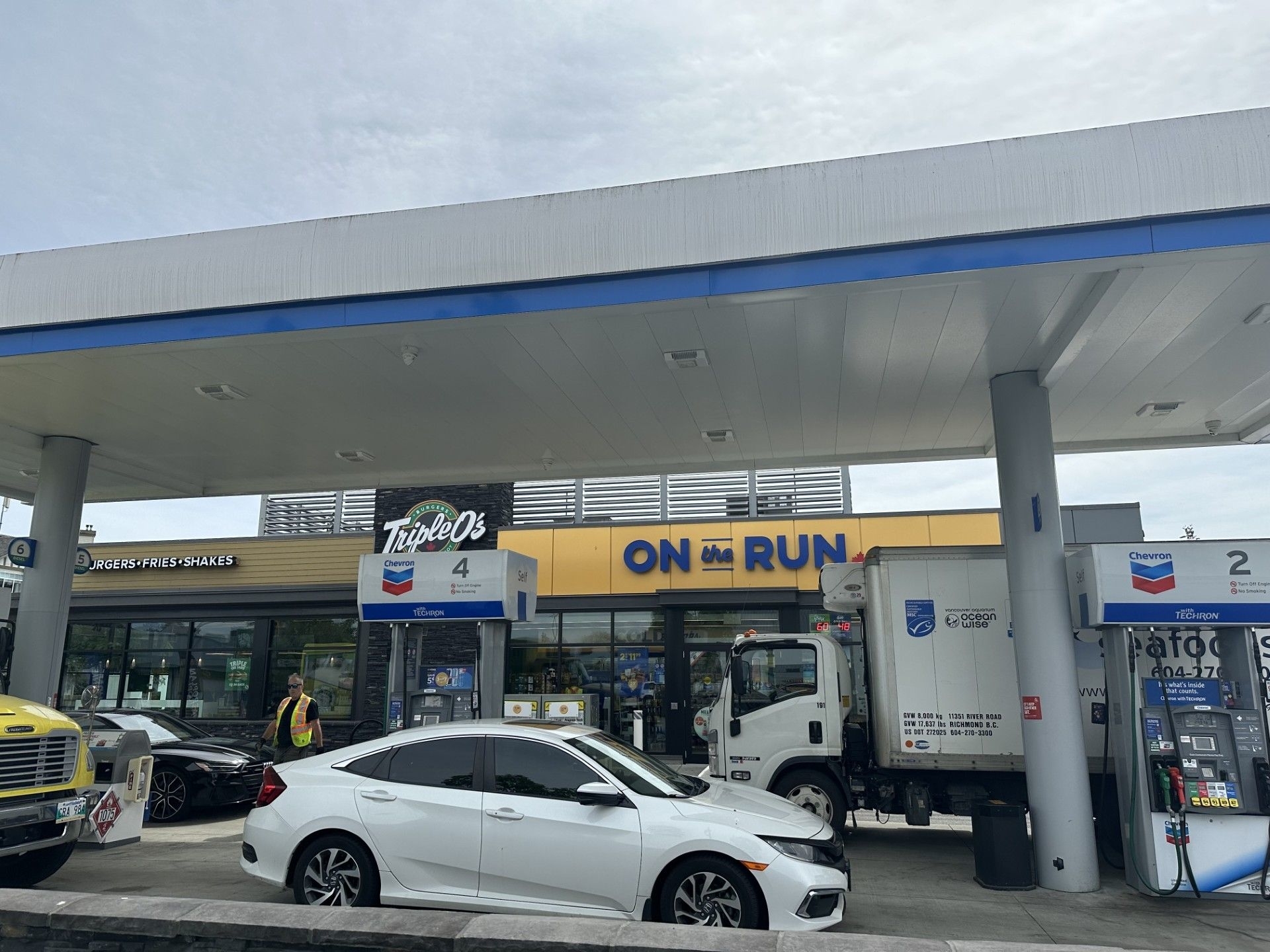 on the run - convenience store - Convenience Stores