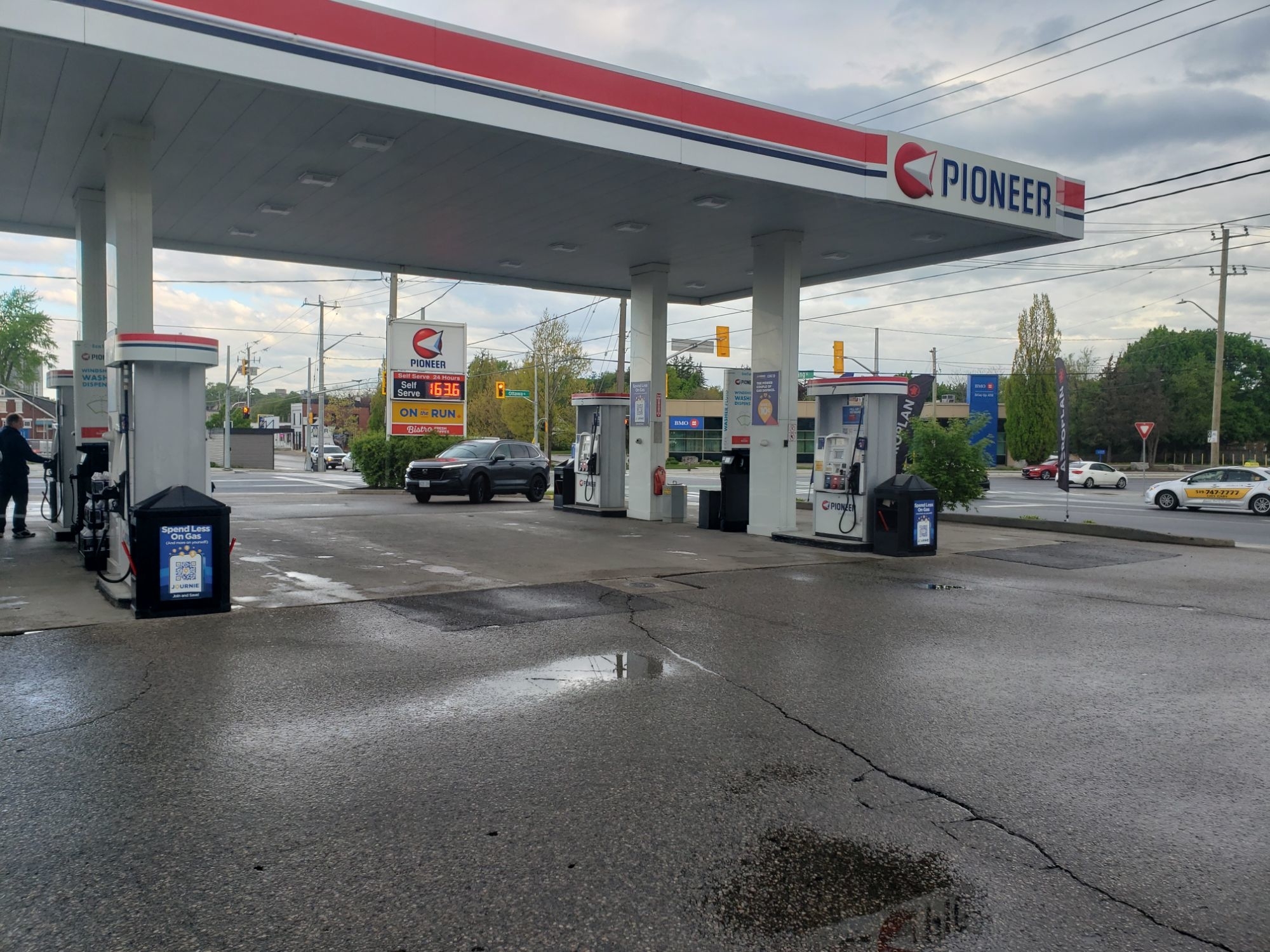 pioneer - gas station - Stations-services