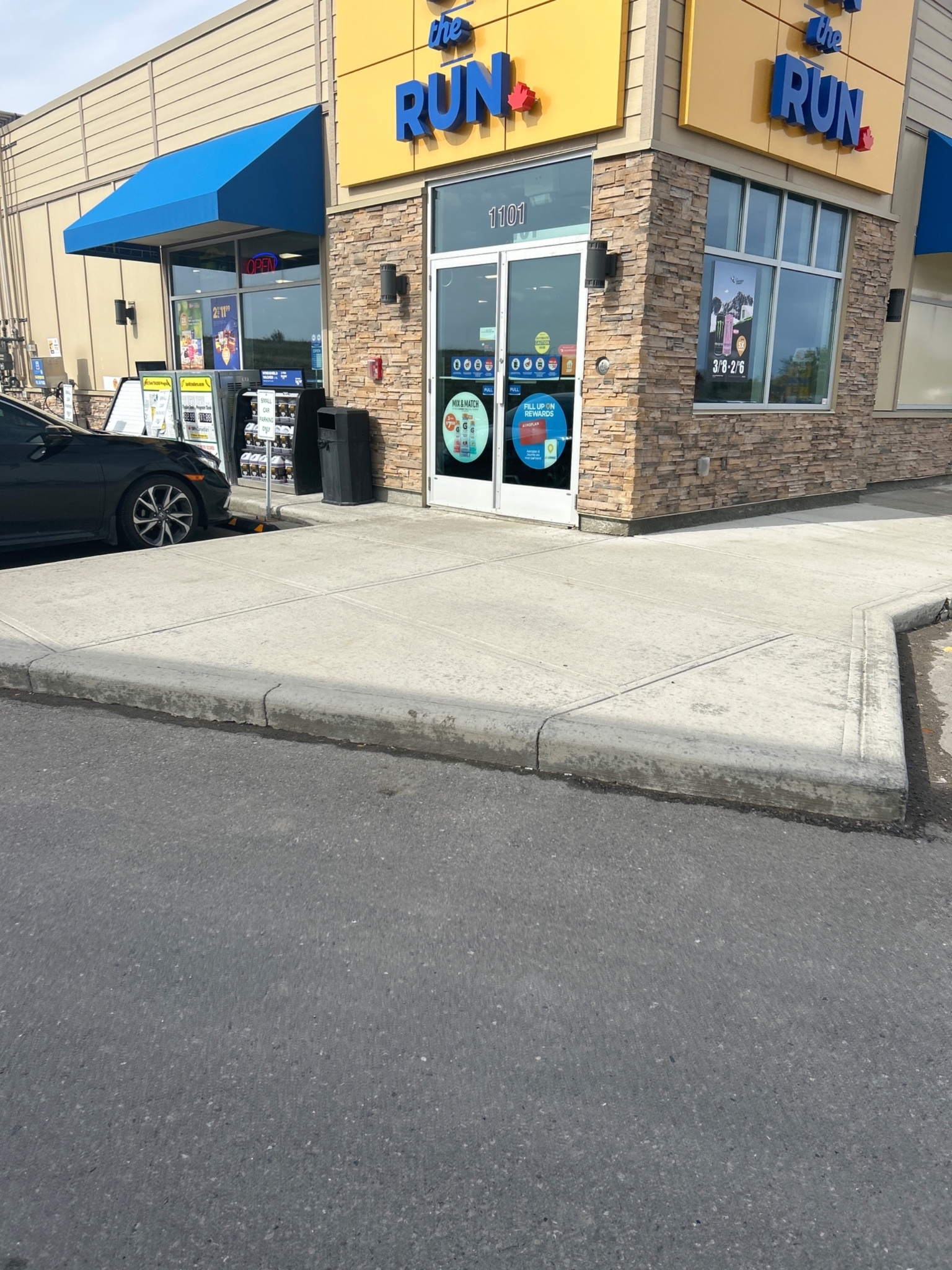 on the run - convenience store - Convenience Stores