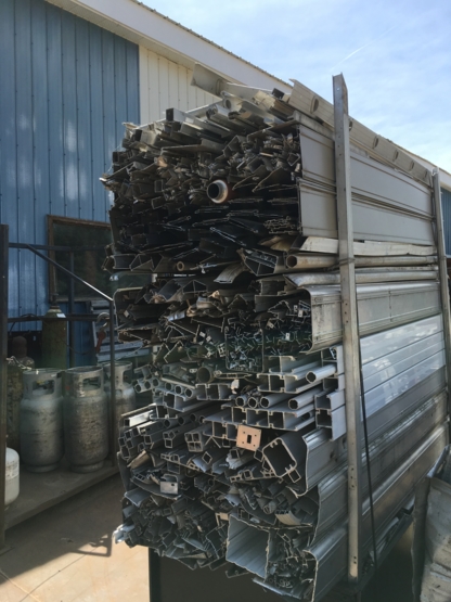 Bee Line Auto & Truck Wreckers - Scrap Metals