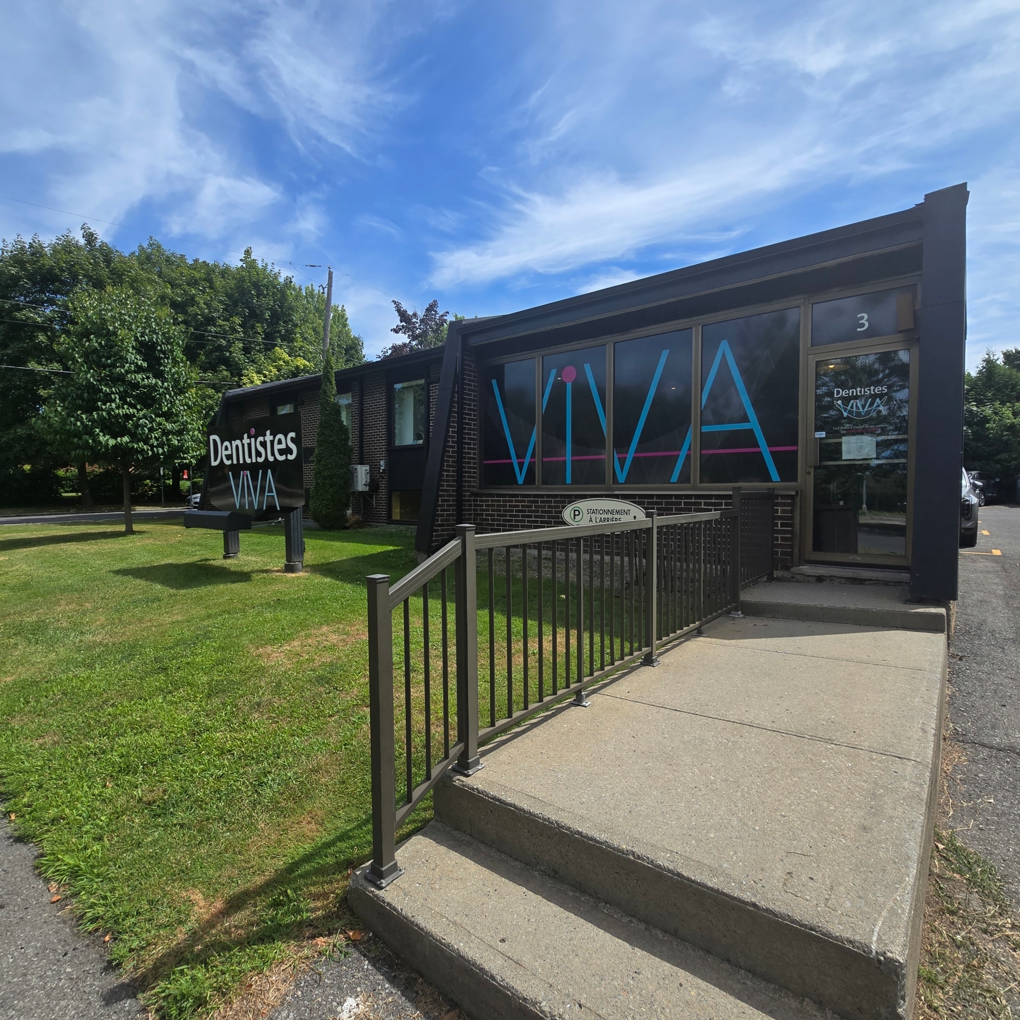 Les Centres Dentaires VIVA - Salaberry-de-Valleyfield - Dentists