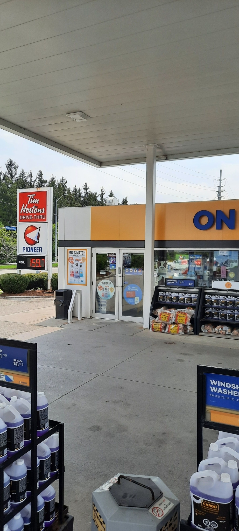 pioneer - gas station - Stations-services