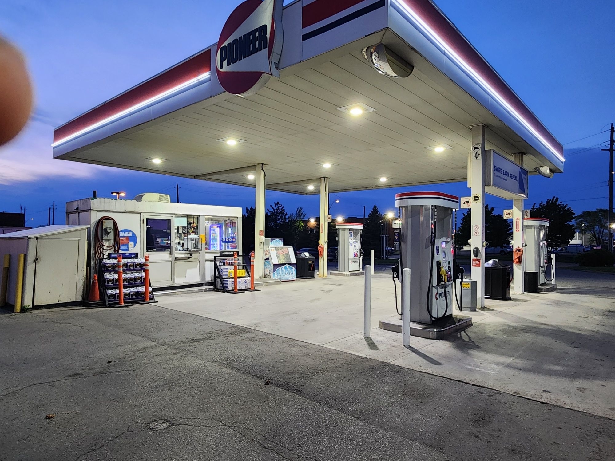 Pioneer - Gas Station - Stations-services