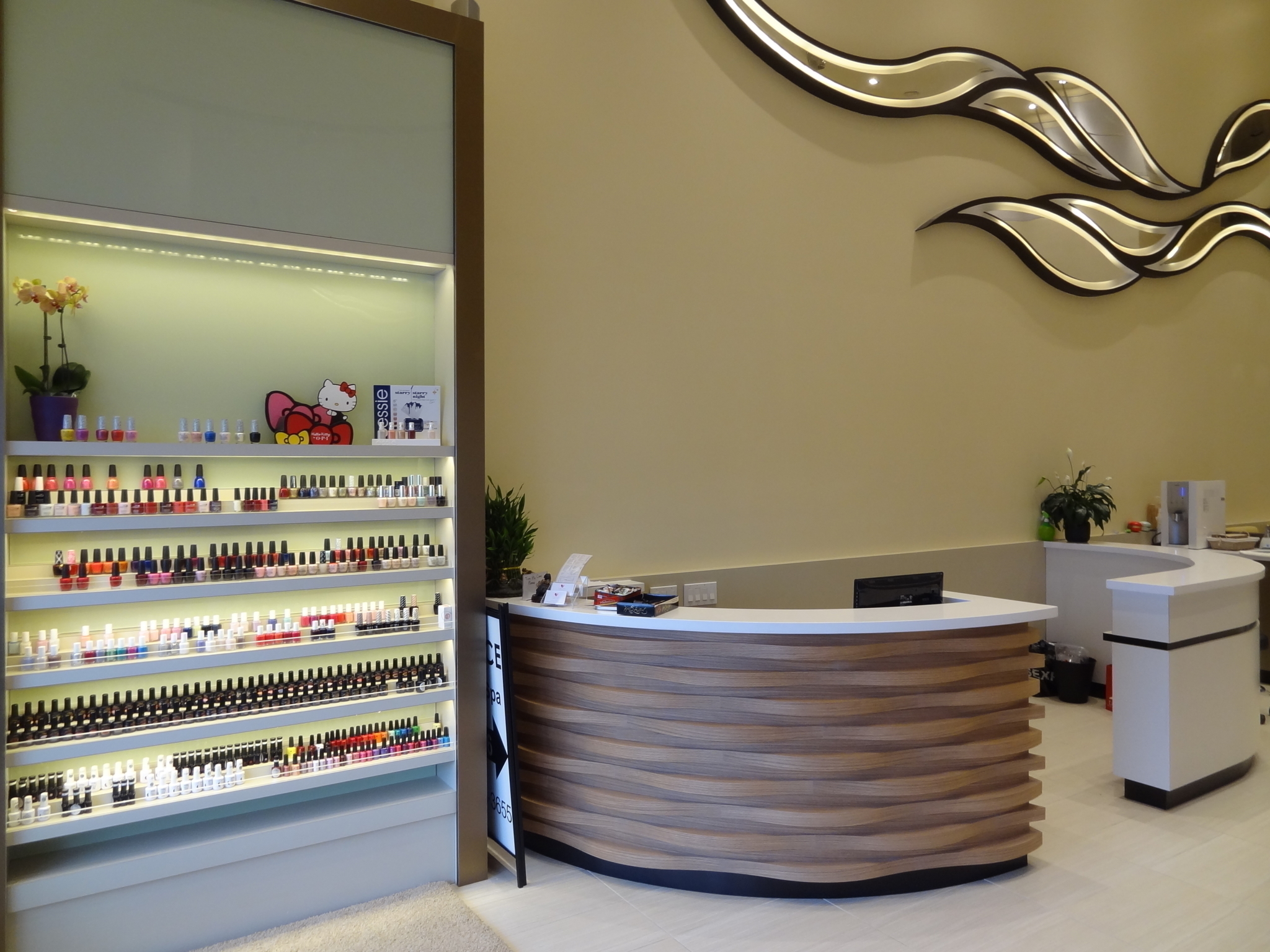 Essence Nails & Spa - Ongleries