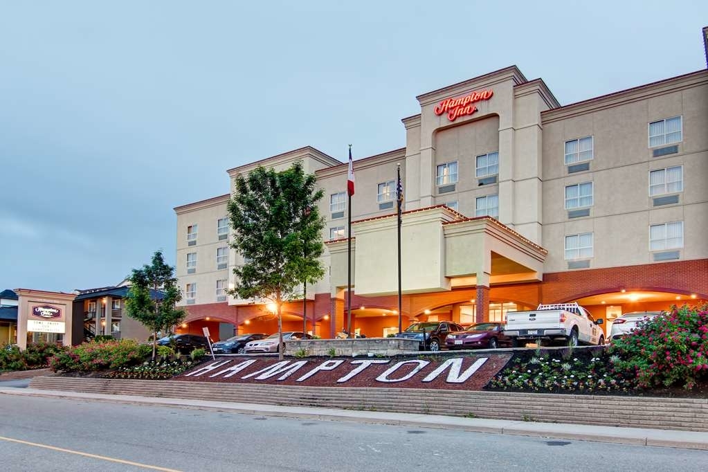 Hampton Inn by Hilton Kamloops - Hotels