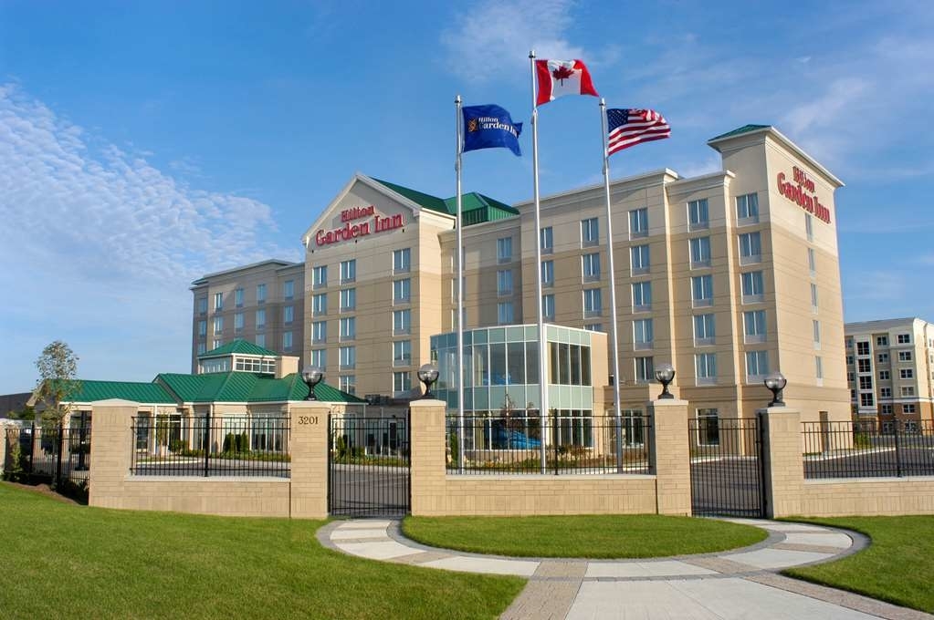 Hilton Garden Inn Toronto/Vaughan - Hotels