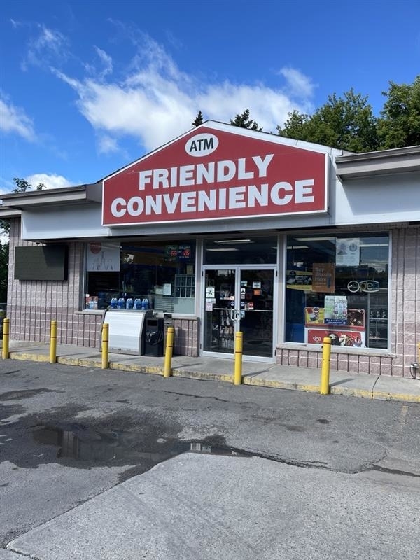 CoinFlip Bitcoin ATM - Esso / Friendly Convenience (Brantford) - Banques