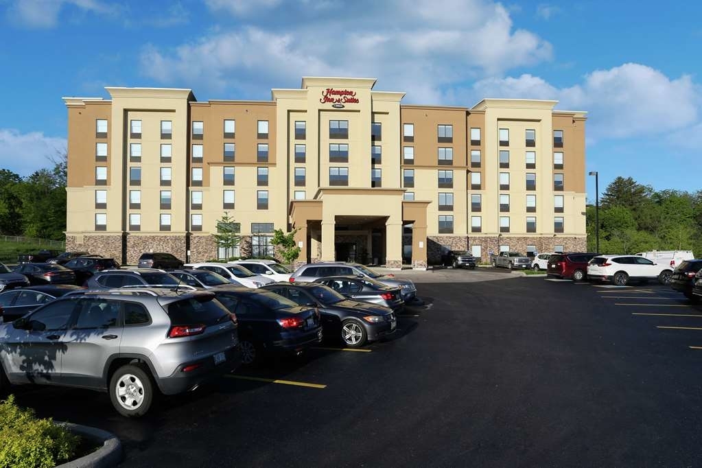 Hampton Inn & Suites by Hilton Barrie - Hôtels