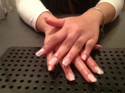 A Splash of Glitter - Nail Salons