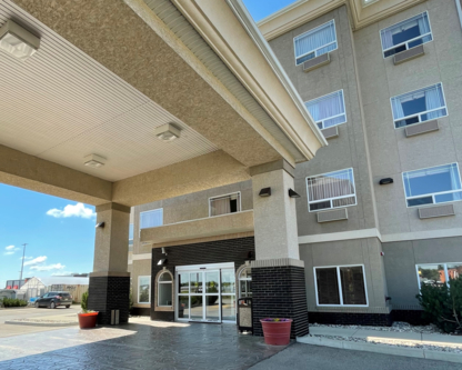 Coast Weyburn Hotel - Hotels