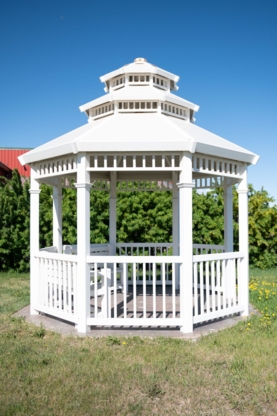 Decked Out Vinyl Fencing - Clôtures