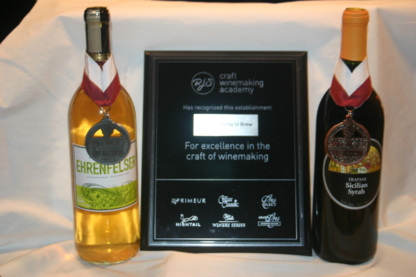 Creston Valley Wine Crafters & U Brew - Matériel de vinification et de production de la bière