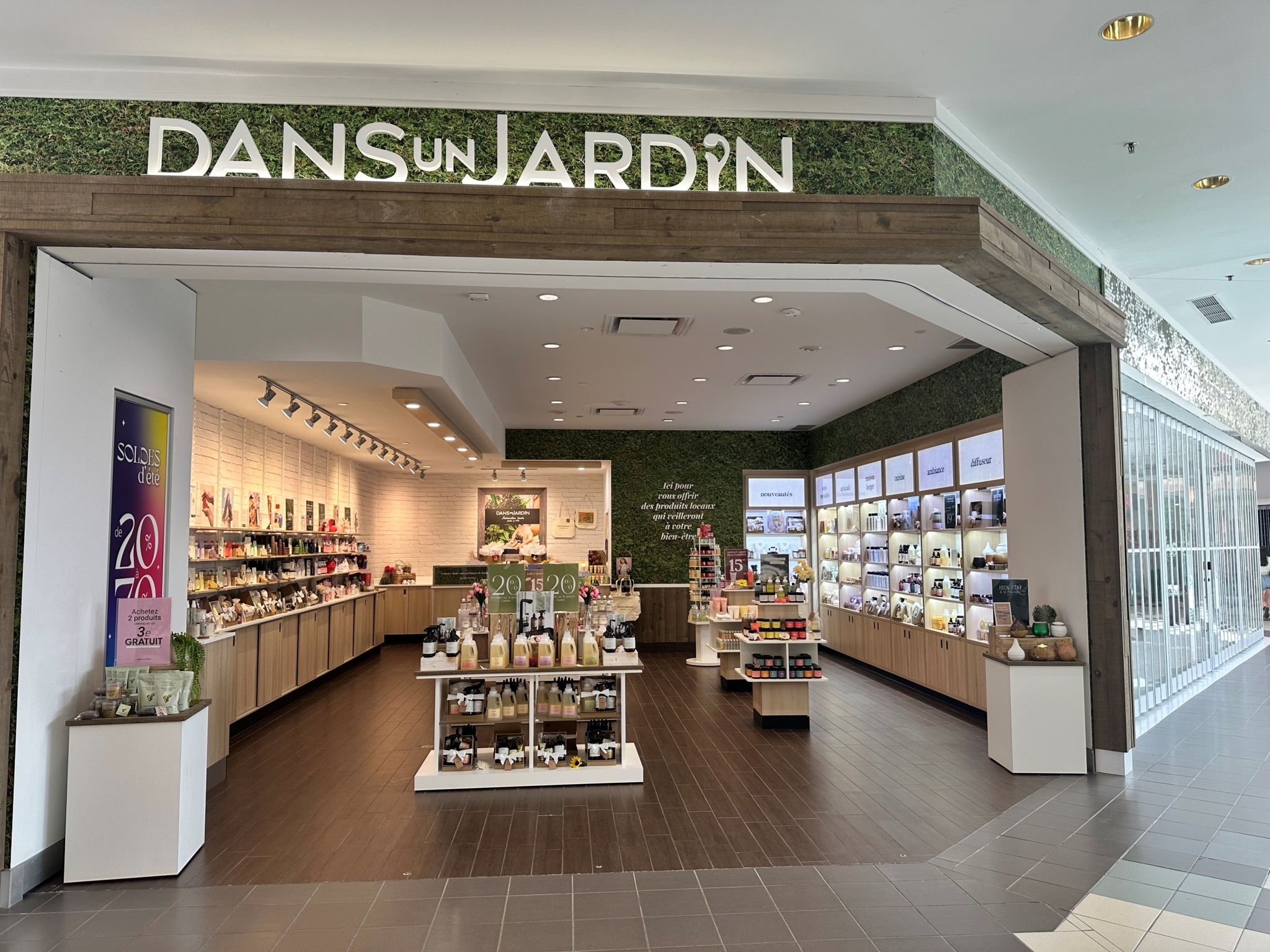 dans un jardin - Cosmetics & Perfumes Stores