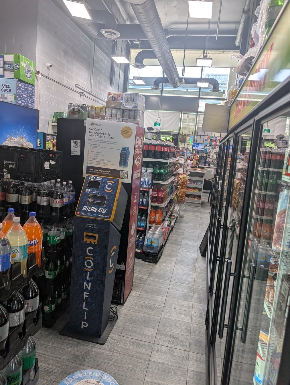 CoinFlip Bitcoin ATM - AM2PM Express Market Convenience Store (Toronto) - Banques