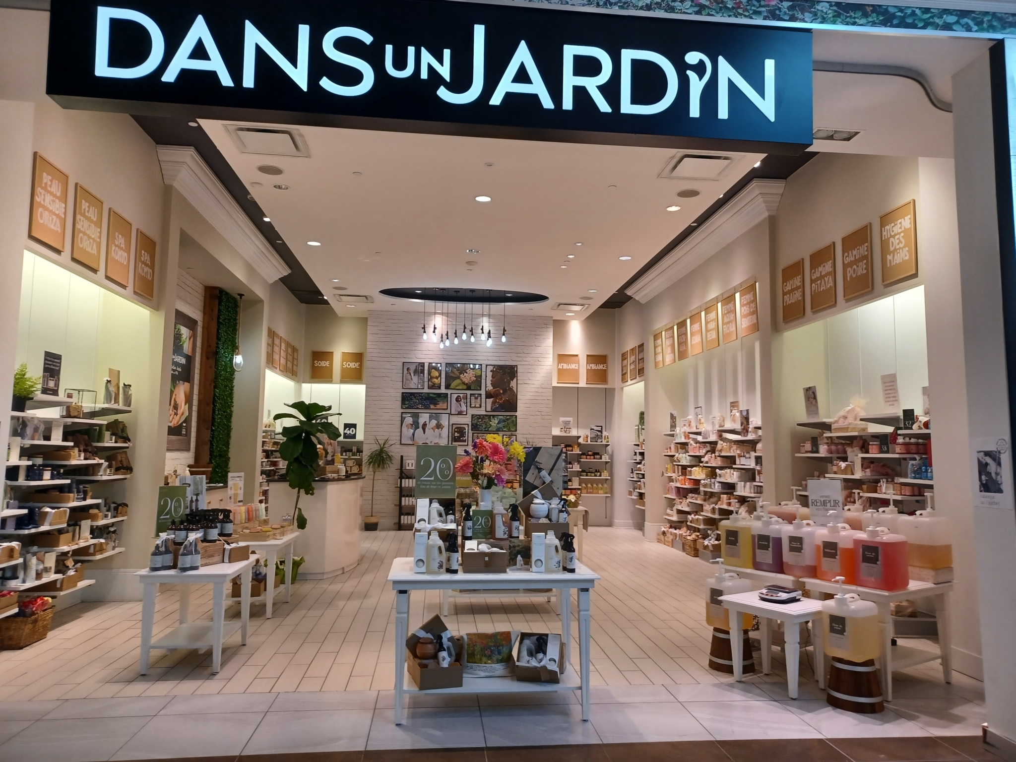 Dans Un Jardin - Cosmetics & Perfumes Stores