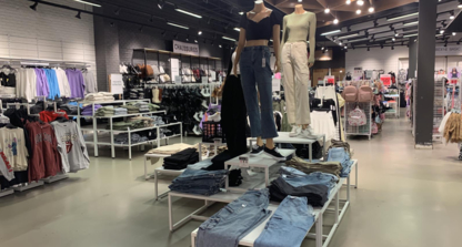 Ardene - Clothing Stores