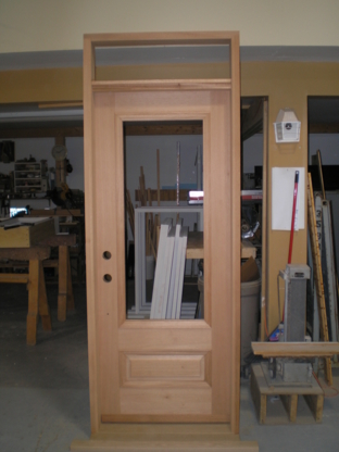 Dicaire Portes & Fenêtres Inc - Wood Doors