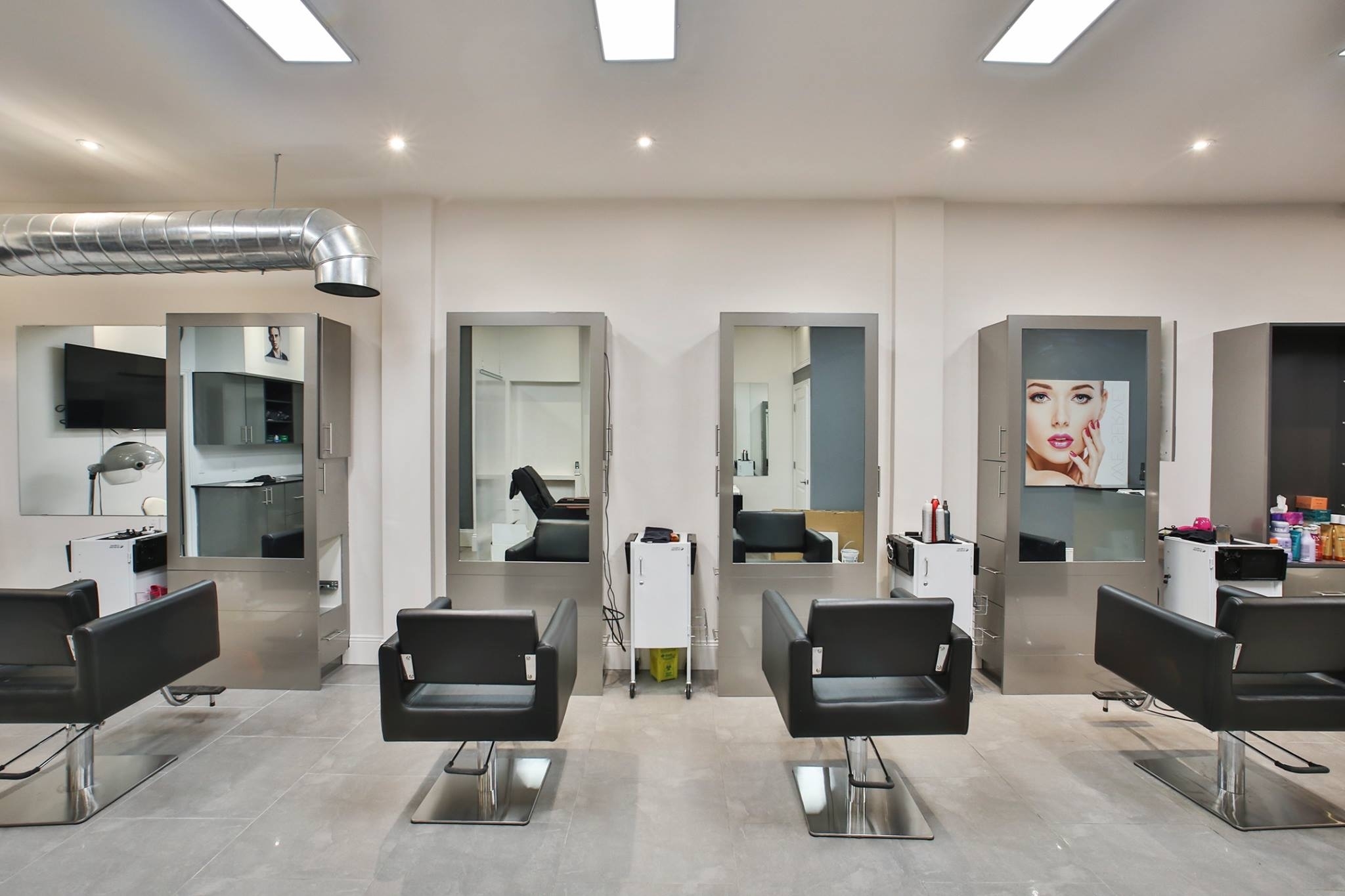 Brazilian Hair Studio - Opening Hours - 374 Oakwood Ave, York, ON