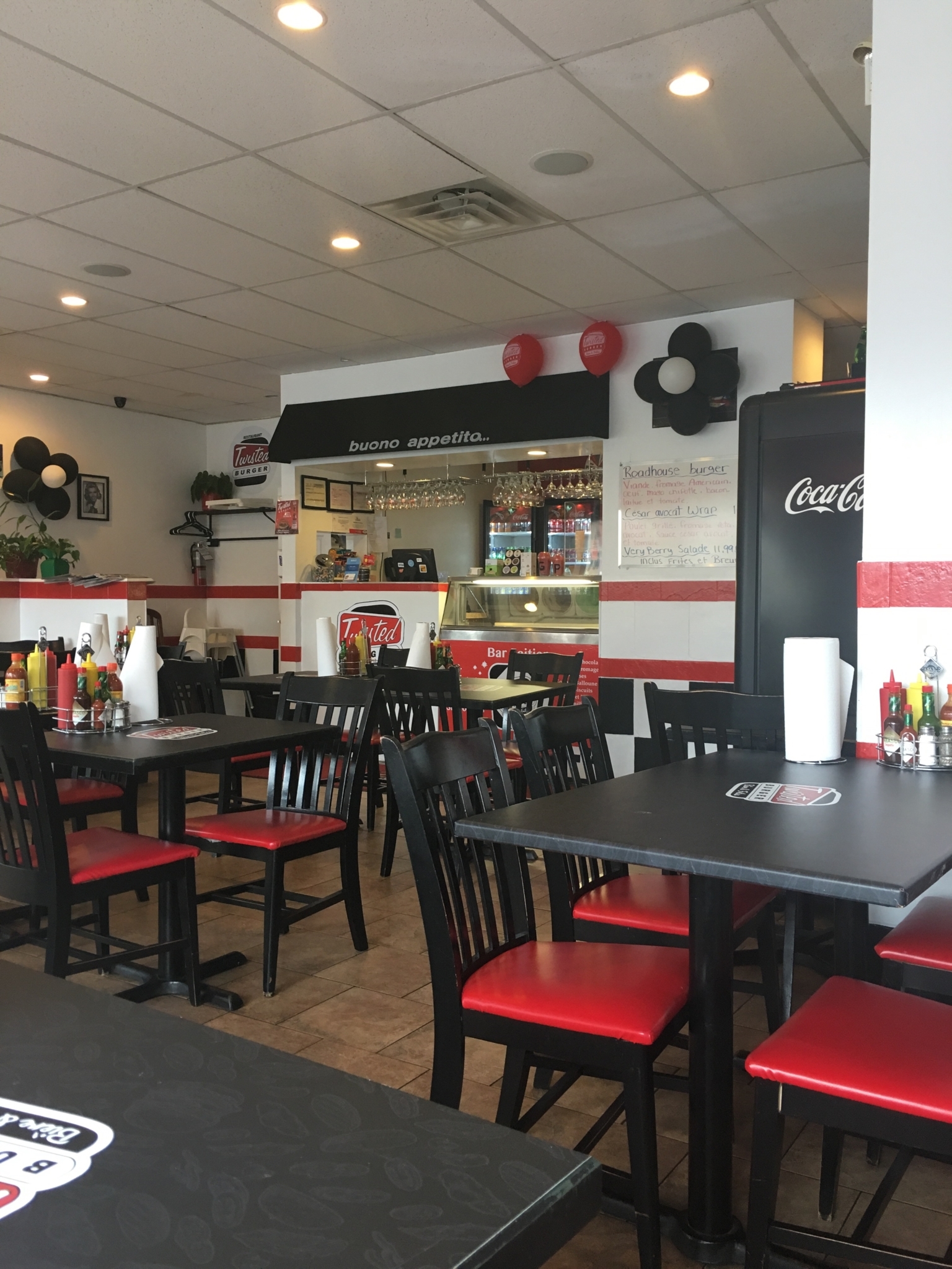 Restaurant Twisted Burger - Menu, Hours & Prices - 205 rue St-Louis, Lemoyne, QC