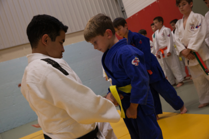 KARATE - Écoles et cours d'arts martiaux et d'autodéfense