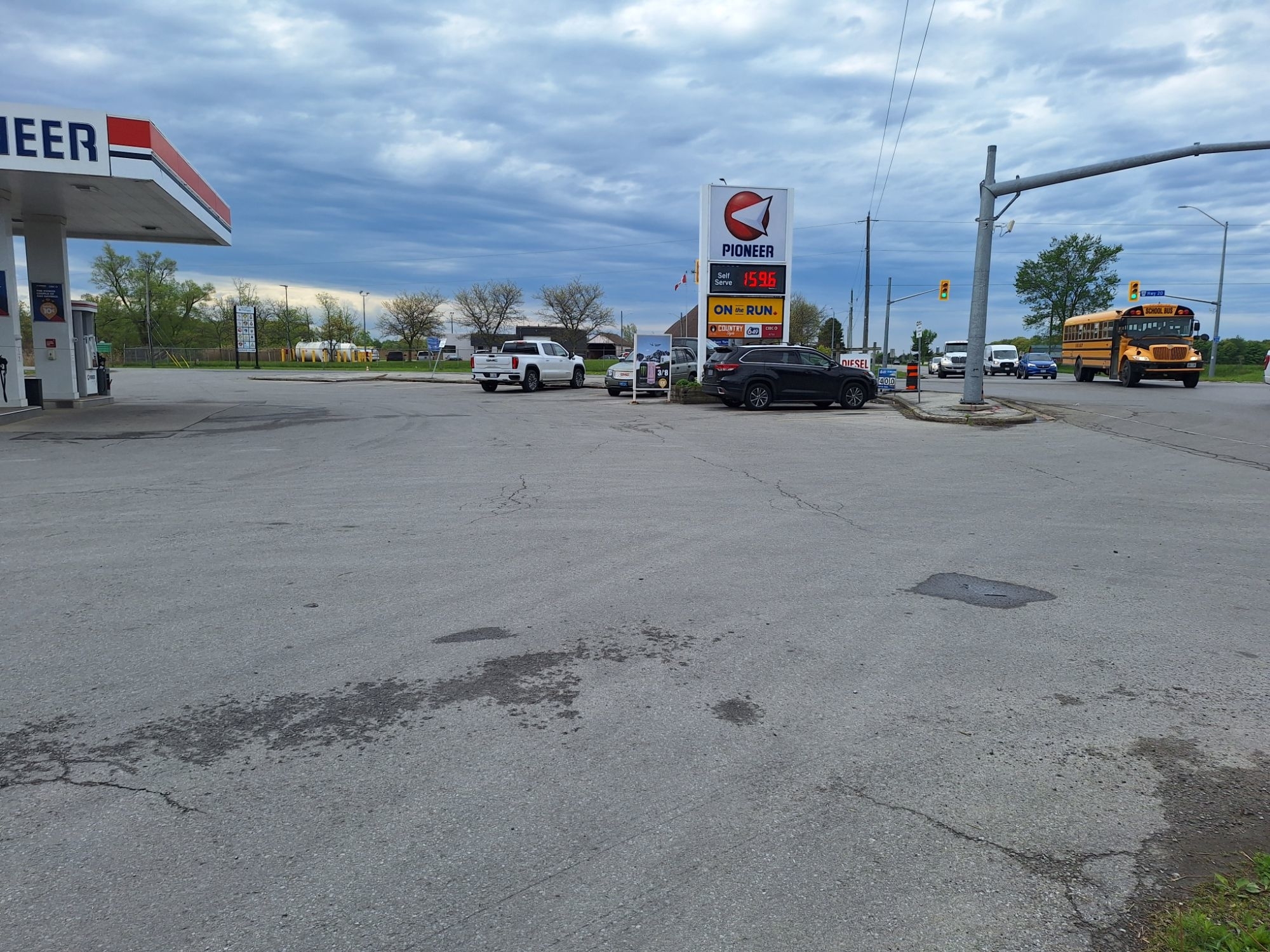 pioneer - gas station - Stations-services