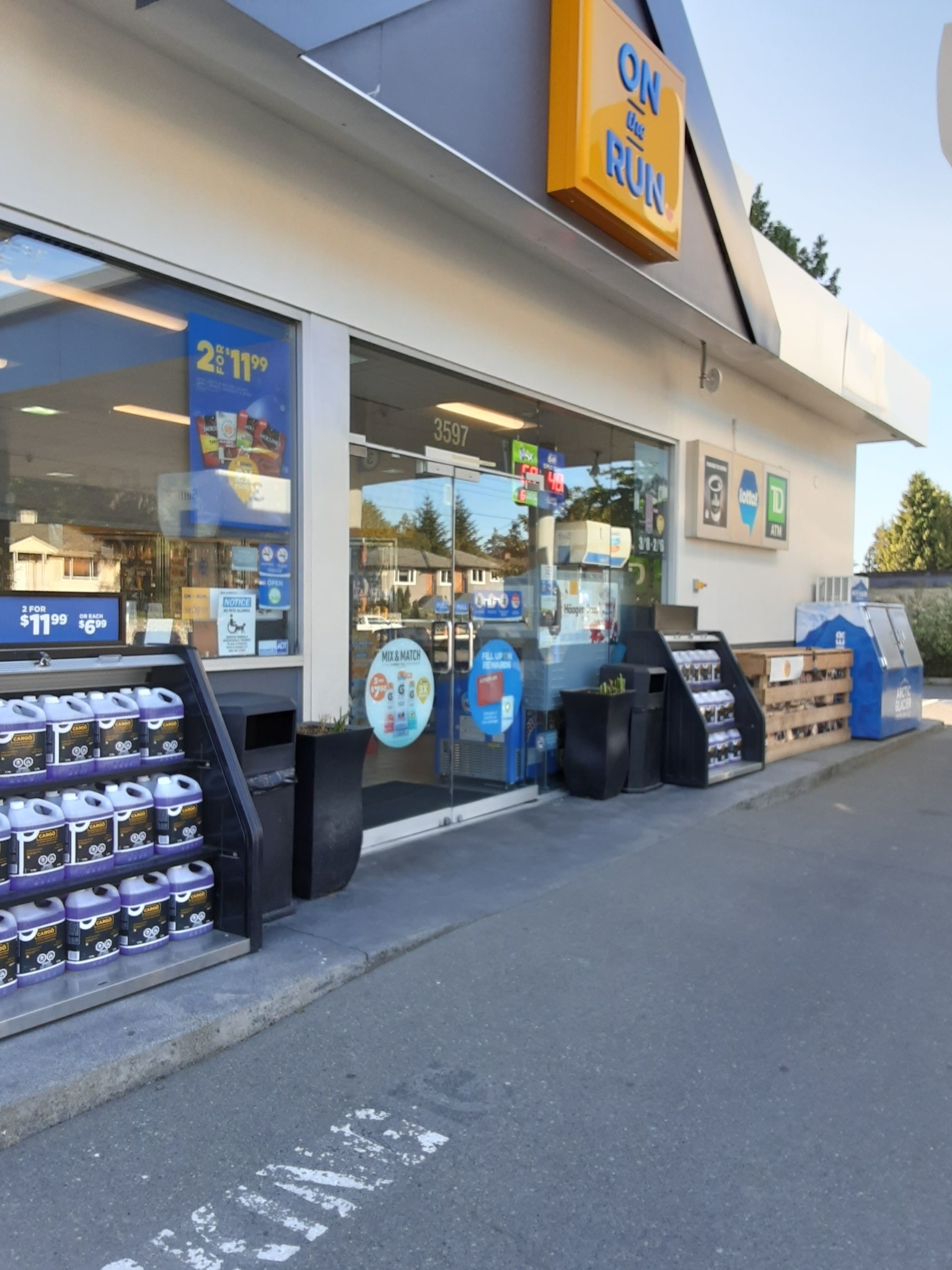 on the run - convenience store - Convenience Stores