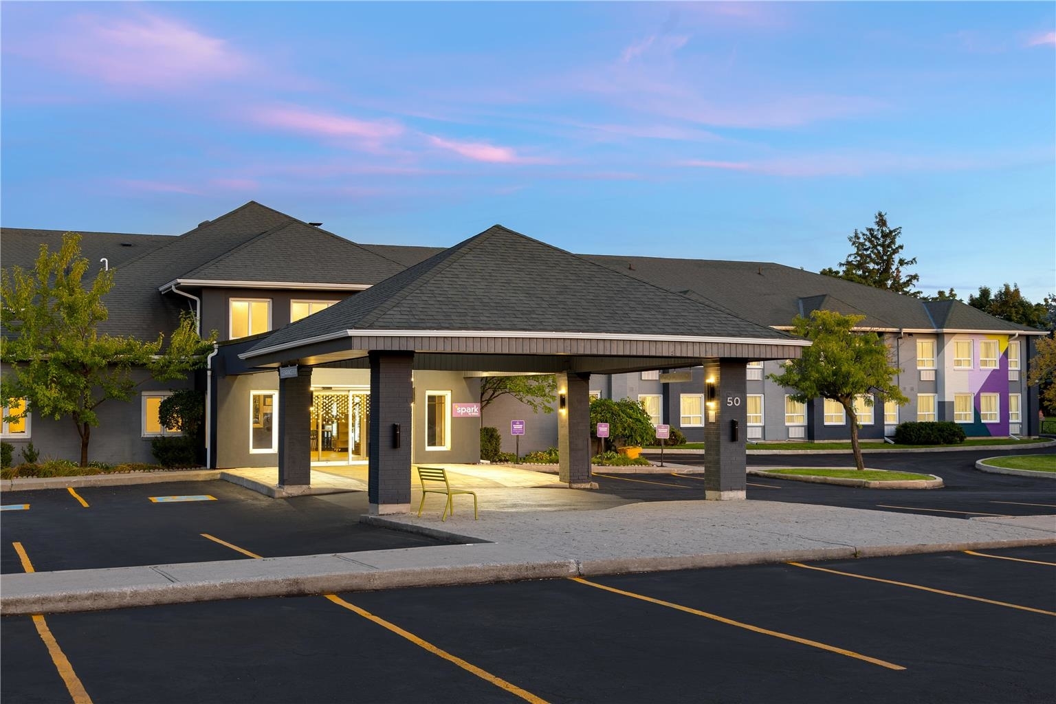 Spark by Hilton Toronto Mississauga - Hotels