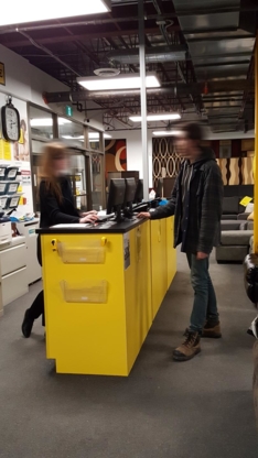 Surplus Furniture and Mattress Warehouse - Magasins de meubles