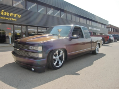 Buzz Box Liners & Truck Accessories - Capots de caisses et accessoires de camionnettes