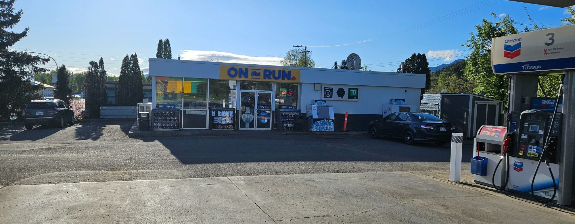 on the run - convenience store - Convenience Stores