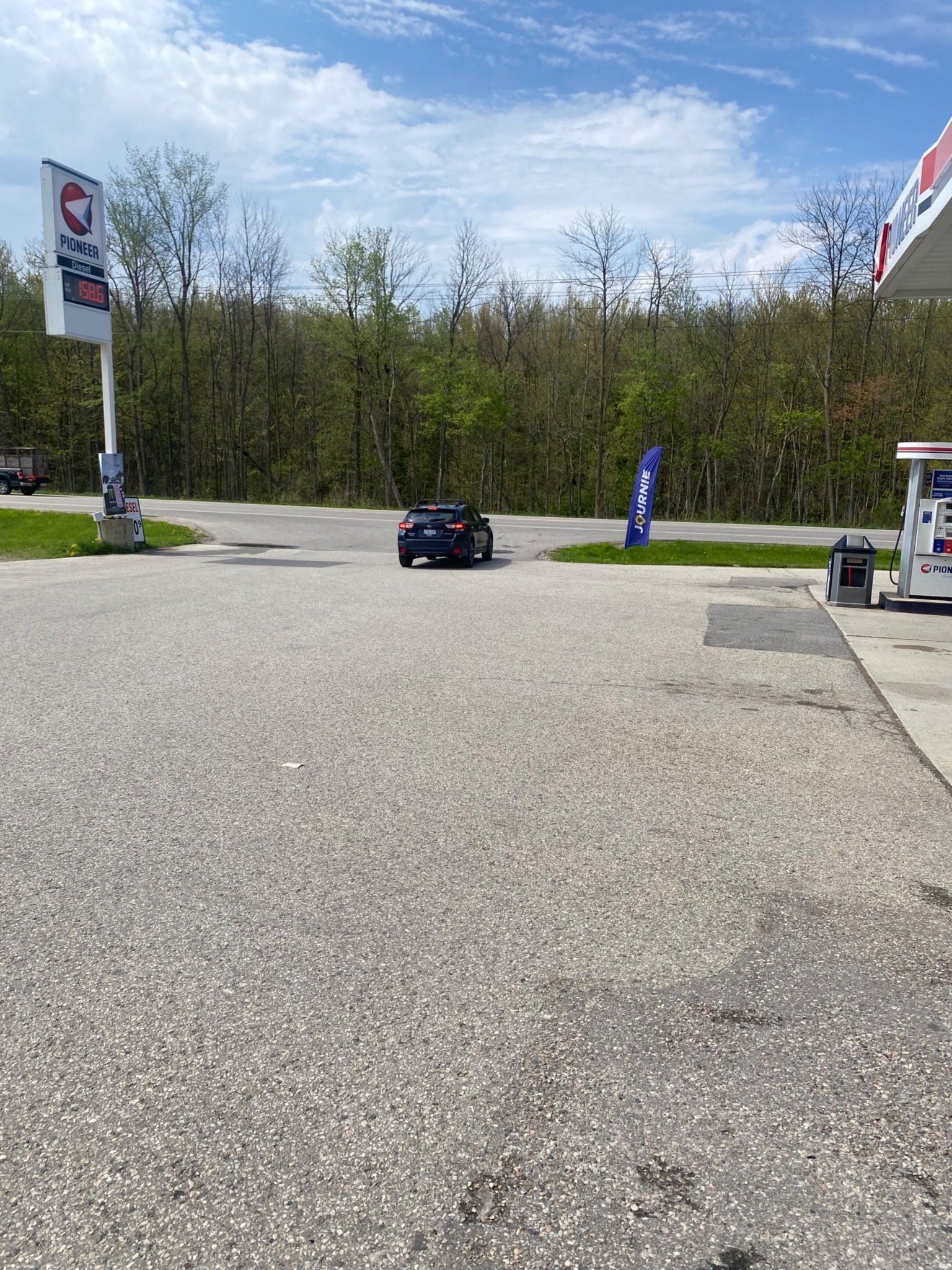 pioneer - gas station - Stations-services