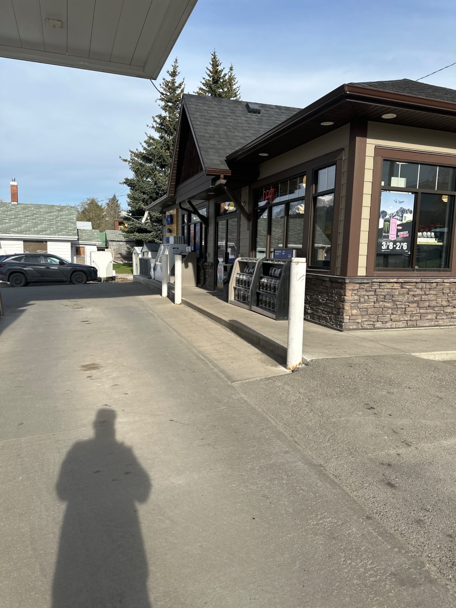 on the run - convenience store - Convenience Stores