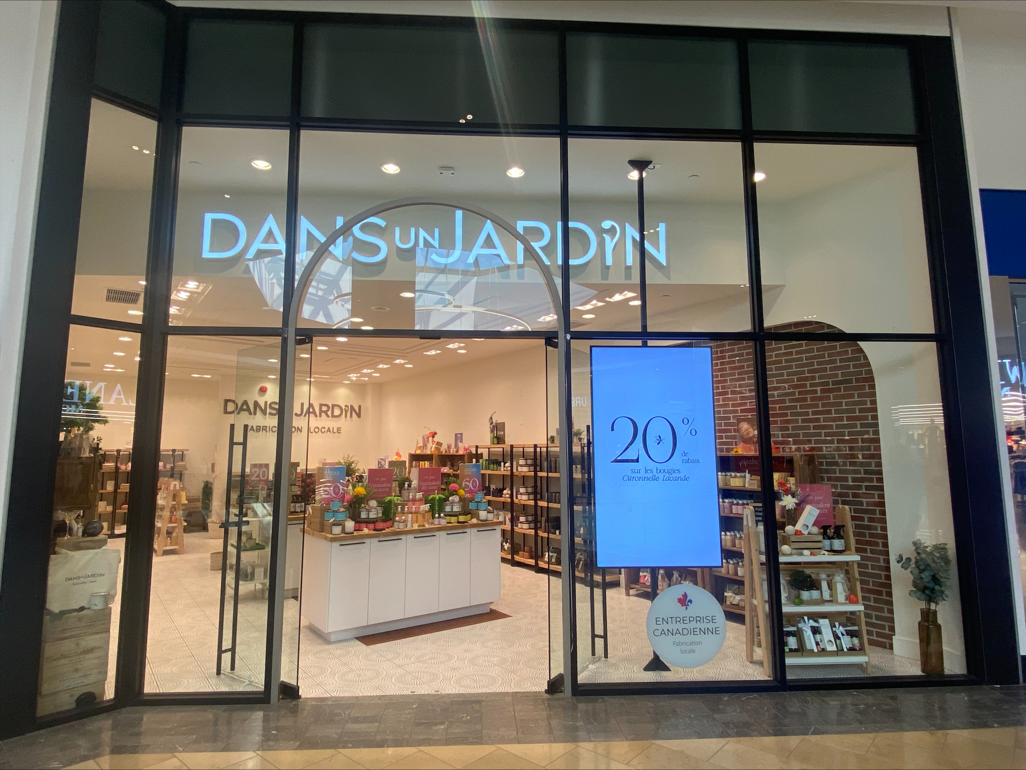 Dans Un Jardin - Cosmetics & Perfumes Stores