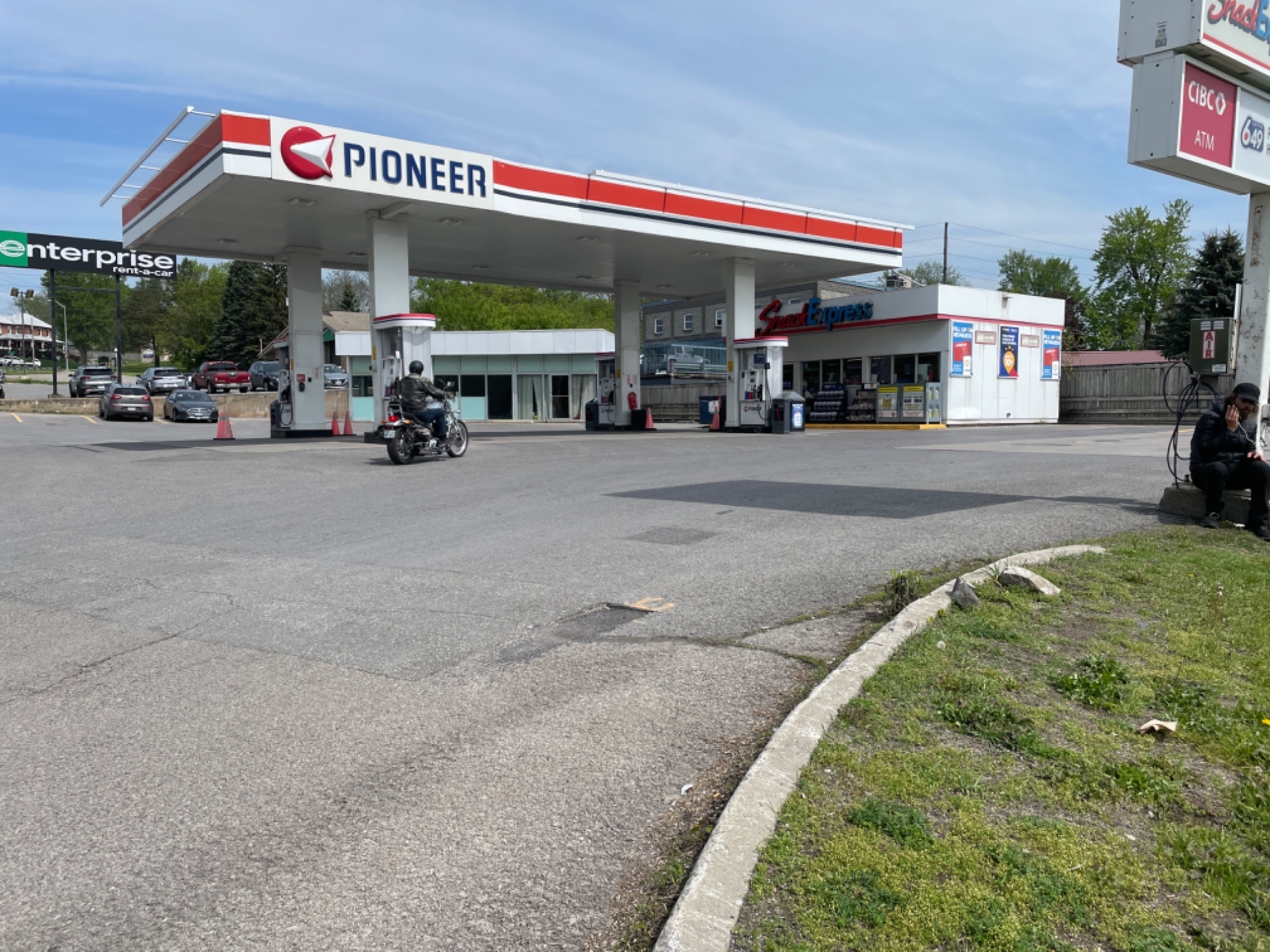 pioneer - gas station - Stations-services