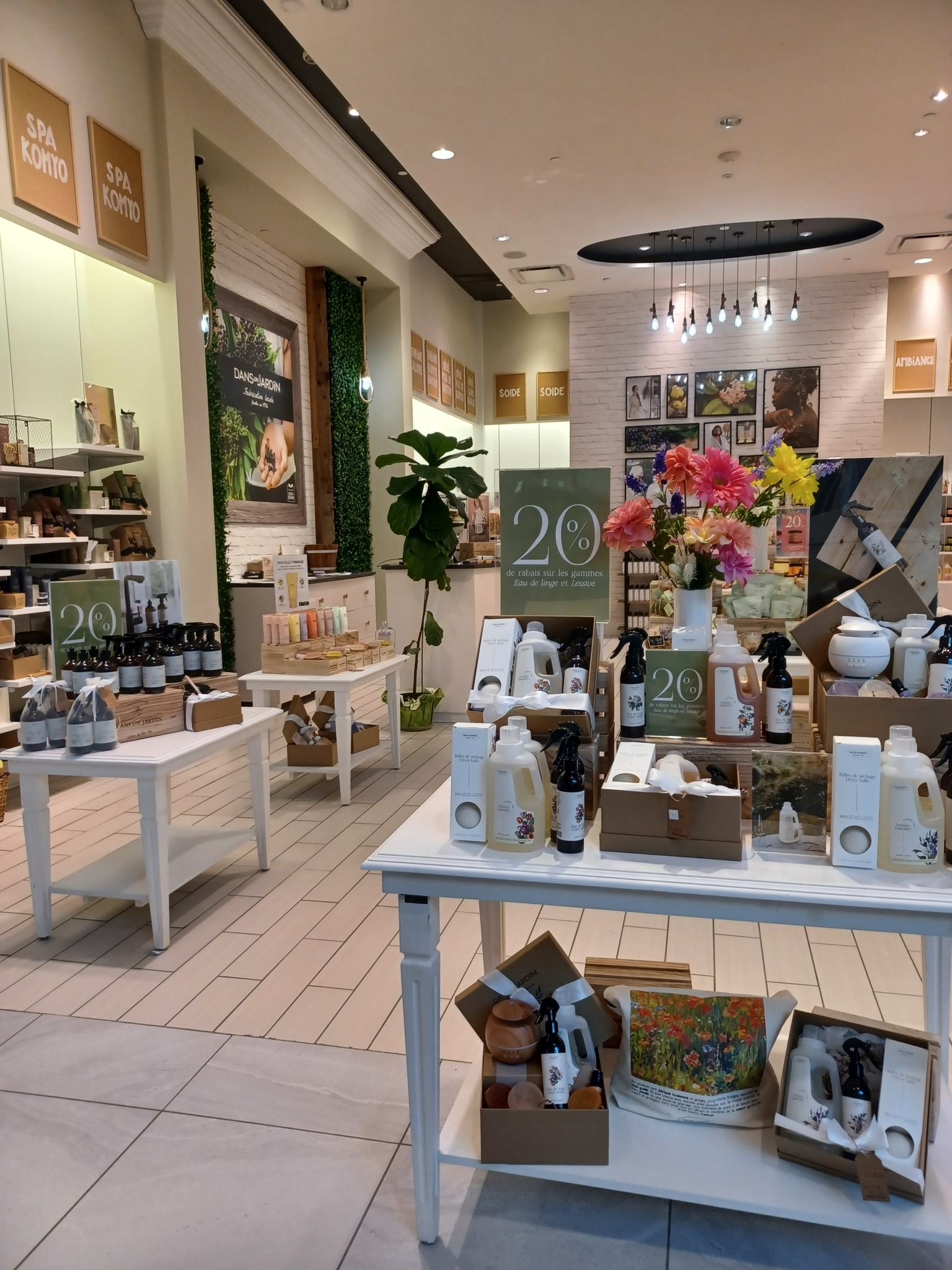 dans un jardin - Cosmetics & Perfumes Stores