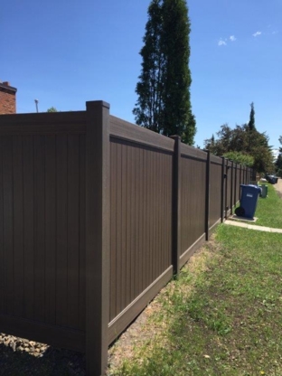 Decked Out Vinyl Fencing - Clôtures