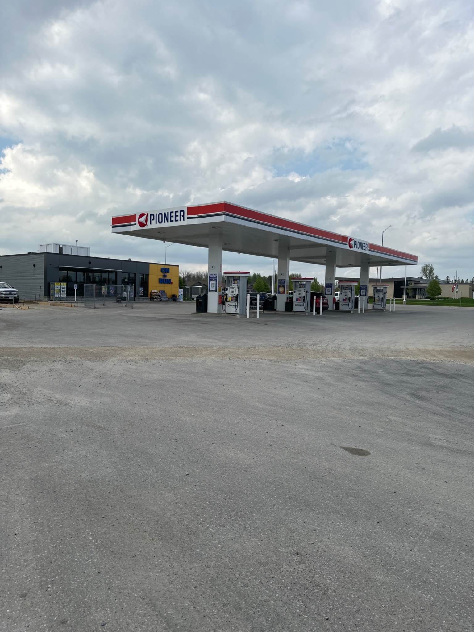 Pioneer - Gas Station - Stations-services