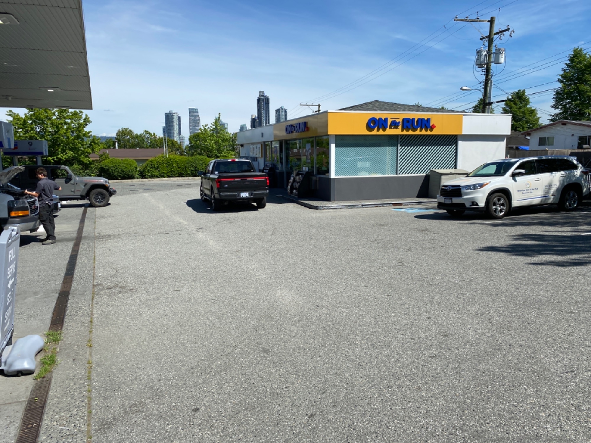 on the run - convenience store - Dépanneurs