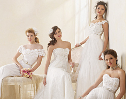 Treasures In White Bridal Salon - Vêtements de cérémonie