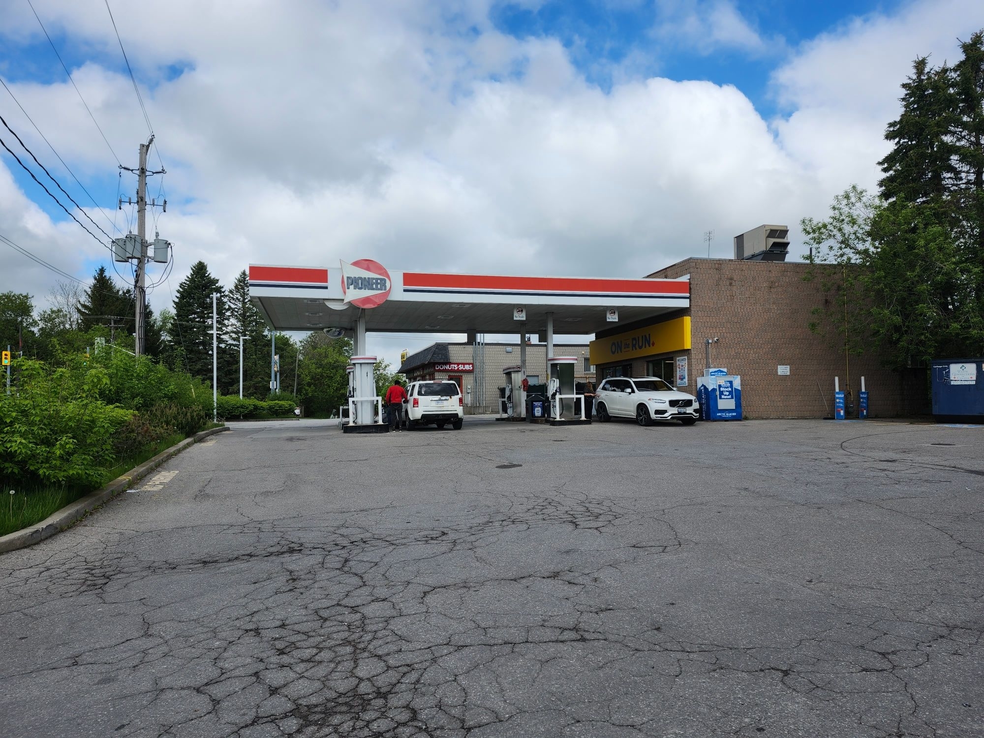 pioneer - gas station - Stations-services