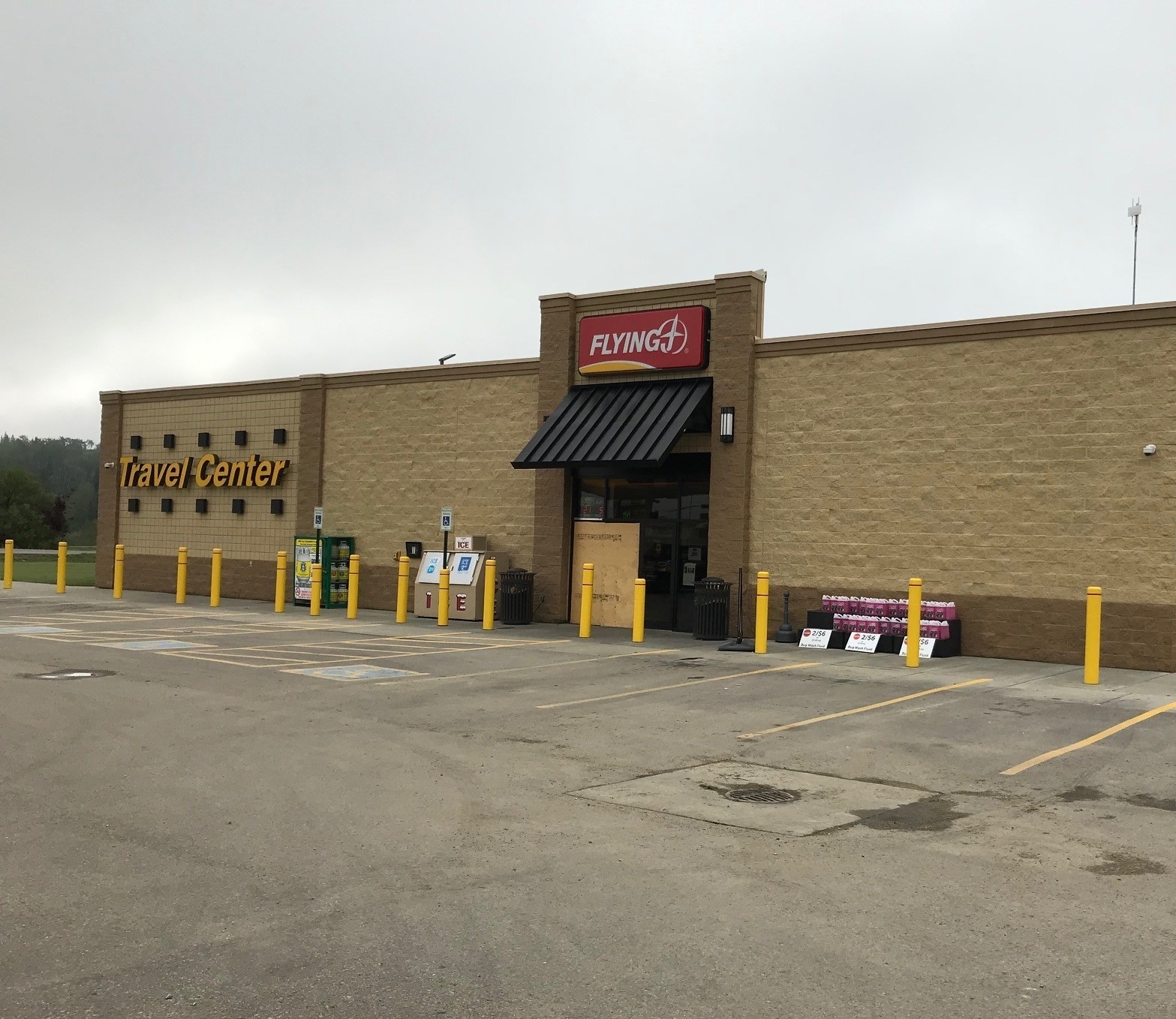 Flying J Travel Center - Truck Stops